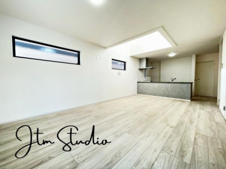 ���r���O �����ɂ݂͂�Ȃ��W���A�H���Ɗy������b���n�܂�B�b�ɖ����ɂȂ肷���āA��������Y��锼�߂��ɂȂ��Ă��܂��B����ȑ��̊Ԃ̍K�������������Ă����ꏊ�ł��肽����