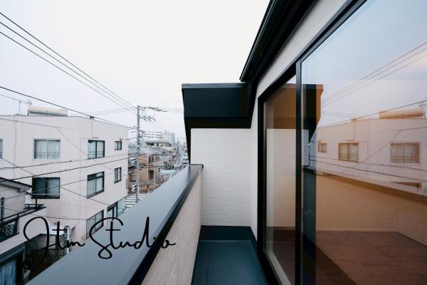 �o���R�j�[ �u�₩�ȕ����S�n�悭����������A�J���I�ȃo���R�j�[�B���̓R�[�q�[��Ў�ɐ[�ċz�A��͐���𒭂߂Ȃ���ق��ƈꑧ�B���X�̕�炵�ɂ�����Ƃ������ʊ����v���X���Ă����A����ȋ�Ԃ������ɂ͂���܂��B