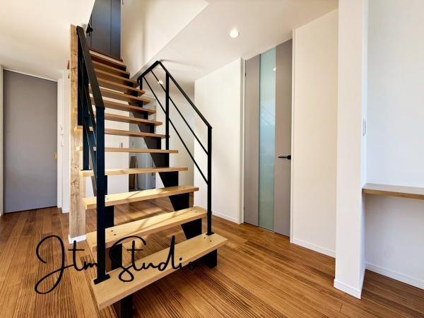 ���̑����� ���r���O�K�i�Ȃ̂ł��q�l���傫���Ȃ��Ă��R�~���j�P�[�V�����̎��₷���Ԏ���Ƒ��̏W�܂邨�����̒��S�A�Ƒ�����������킹�邱�Ƃ��ł��܂��ˁ�