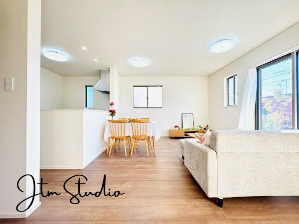 ���r���O �����ɂ݂͂�Ȃ��W���A�H���Ɗy������b���n�܂�B�b�ɖ����ɂȂ肷���āA��������Y��锼�߂��ɂȂ��Ă��܂��B����ȑ��̊Ԃ̍K�������������Ă����ꏊ�ł��肽����