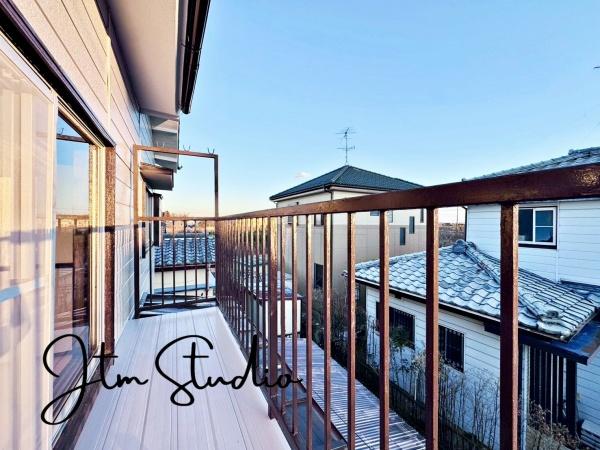 �Z�˂���̒��]�ʐ^ �J�����̂��钭�]�����͂ɂ͍����������Ȃ��A�󂪍L���J����������A�z�������傫���Ղ��邱�Ƃ�����܂���I�C�����̗ǂ������ʂ蔲����X���݂ł���