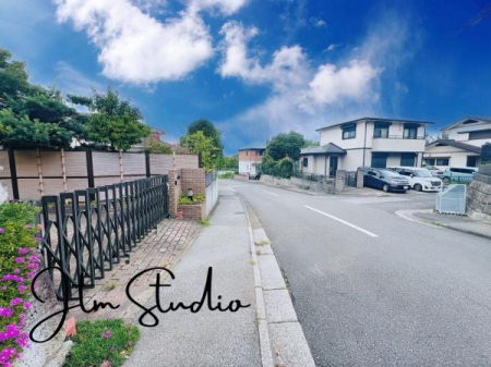 前面道路含む現地写真 住宅ローンでお困りの方はこちら→【0120-061-069】 無料相談窓口にお問い合わせください♪
住宅ローンの事なら当社へ♪
https://www.jtmsyouji.com/loan/