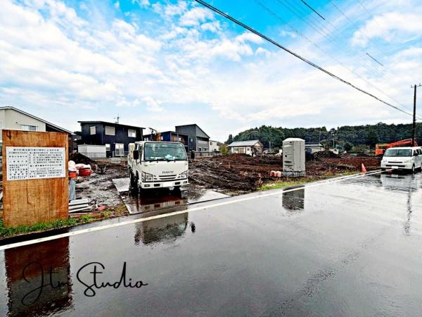 現地土地写真 住まいの購入は、一生の中でも特に大きなお買い物。だからこそ、わからないことや不安があるのは当然です。「ここに住みたい!」と思える理想の住まいと出会えるよう、私たちが全力でサポートします♪