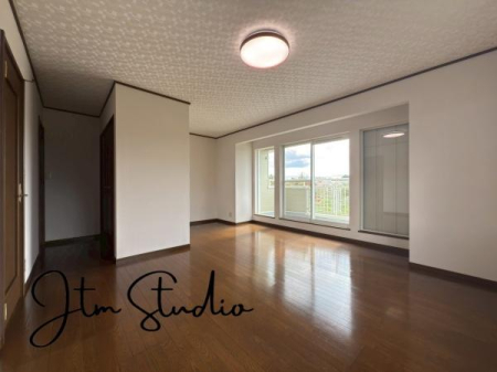 �m�� ����������z���C�g�̕ǎ��Ɖ�������鏰�ނ����������a���������ł��B�O���̂��Ȃ��V���v���ȃf�U�C���ŁA�����̐����������K�ɁB�������������͋C���S�n�悳�𐶂ݏo���A������������ԂƂȂ��Ă��܂���