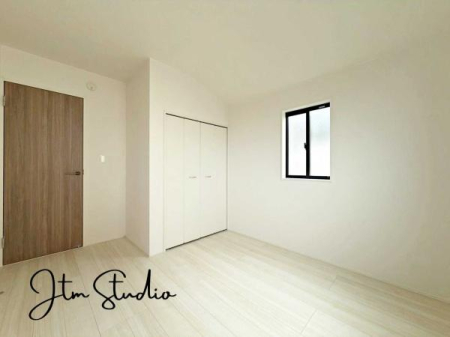 �q������ ���q�l�̐����Ƌ��Ɂu�Z�܂����v���ω����Ă����܂��B�����ɂ̓N���[�[�b�g���������A���R�x�̍����Ƌ�̔z�u�������V���v���ȋ�Ԃł���