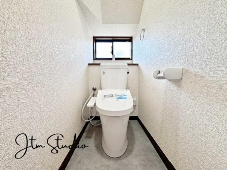 �g�C�� ��C�̊��C�Ƒ�����̌��̖��邳�ɔz�������������̂���g�C�����������̍D���ȃA���}��F���܂�u���ė���������Ԃ����o�A��l�ɂȂ���Ԃł�����A�����b�N�X�������ł��ˁ�