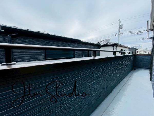 �o���R�j�[ �u�₩�ȕ����S�n�悭����������A�J���I�ȃo���R�j�[�B���̓R�[�q�[��Ў�ɐ[�ċz�A��͐���𒭂߂Ȃ���ق��ƈꑧ�B���X�̕�炵�ɂ�����Ƃ������ʊ����v���X���Ă����A����ȋ�Ԃ������ɂ͂���܂��B