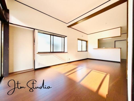 ���r���O �_�C�j���O�e�[�u���E�\�t�@�[�Z�b�g�E�s�u�{�[�h������Ƃ�������Ĕz�u�ł���L���ł��B�Ƌ�̃��C�A�E�g���V�����X�^�[�g�̊y���݂̈�ł��ˁ�