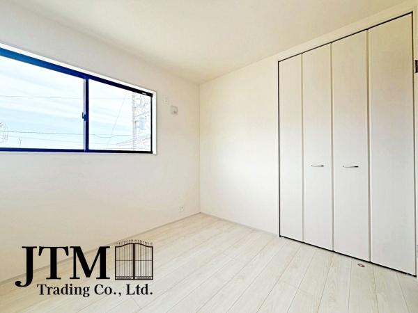 �q������ ���q�l�̐����Ƌ��Ɂu�Z�܂����v���ω����Ă����܂��B�����ɂ͎��[���������A���R�x�̍����Ƌ�̔z�u�������V���v���ȋ�Ԃł���