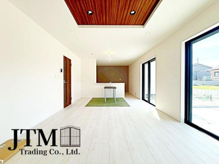 ���r���O �z������̗ǂ����r���O�́A���邭���������ɕ�܂ꂽ���S�n�̂�����Ԃł��B���R�Ȍ����������݁A�Ƒ��݂�Ȃ������b�N�X���ĉ߂�����ꏊ�ɂȂ�܂��B