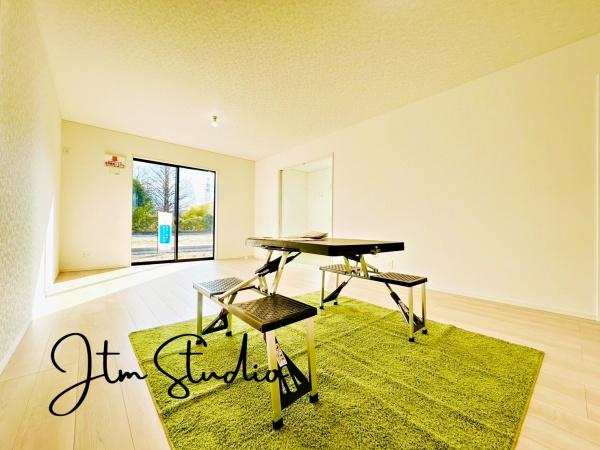 ���r���O �L���ɉ����A�����炽���Ղ��������̂ŁA��������邭�ċC�����̂������r���O�Ɏd�オ��܂��B��Ԃɗ]�T�����邾���łȂ��A�����́h���h�������Ă���܂��B�����̎��Ԃ���������ґ�ɂȂ�܂����