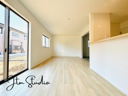 ���r���O �Z�������ł��A��������Ƒ��������ĐH�������Ē������Ƃ肠��傫���̃_�C�j���O�X�y�[�X�I�Ƒ��݂�ȂŃe�[�u�����͂ޑf�G�Ȏ��Ԃ��y����ŉ�������