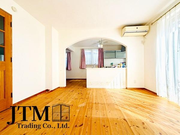 ���r���O ����̒��ő����̎��Ԃ��߂����ƂɂȂ郊�r���O�_�C�j���O�����炱���A�������₩�ȋ�Ԃł��邱�Ƃ��K�R�B�u�₩�Ȓʕ��ƍ̌��𑶕��Ɋ����鎖���o�����Ԃł���