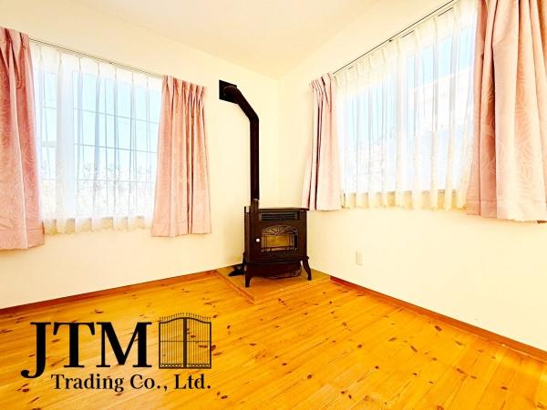 ���r���O �_�C�j���O�e�[�u���E�\�t�@�[�Z�b�g�E�s�u�{�[�h������Ƃ�������Ĕz�u�ł���L���ł��B�Ƌ�̃��C�A�E�g���V�����X�^�[�g�̊y���݂̈�ł��ˁ�