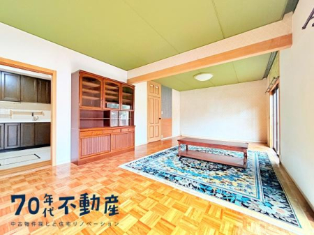 ���r���O �Z�������ł��A��������Ƒ��������ĐH�������Ē������Ƃ肠��傫���̃_�C�j���O�X�y�[�X�I�Ƒ��݂�ȂŃe�[�u�����͂ޑf�G�Ȏ��Ԃ��y����ŉ�������