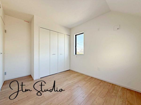 �q������ ���q�l�̐����Ƌ��Ɂu�Z�܂����v���ω����Ă����܂��B�����ɂ̓N���[�[�b�g���������A���R�x�̍����Ƌ�̔z�u�������V���v���ȋ�Ԃł���