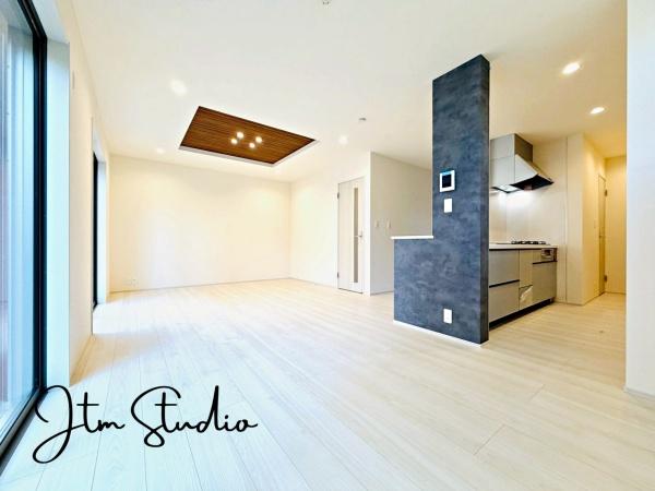 ���r���O �Z�������ł��A��������Ƒ��������ĐH�������Ē������Ƃ肠��傫���̃_�C�j���O�X�y�[�X�I�Ƒ��݂�ȂŃe�[�u�����͂ޑf�G�Ȏ��Ԃ��y����ŉ�������