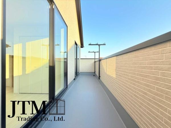 �o���R�j�[ �y�{�H��z
�J��������L�߂̃o���R�j�[�́A�h�����ЂƂ̃��r���O�h�Ƃ��āA��炵�̕��������ƍL���Ă�����ґ�ȃX�y�[�X�ł�����������̎ʐ^�͎{�H��ɂȂ�܂��B���ۂ̎d�l�Ƃ͈قȂ�ꍇ���������܂�