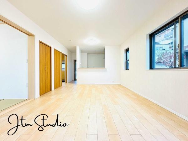 ���r���O �����ɂ݂͂�Ȃ��W���A�H���Ɗy������b���n�܂�B�b�ɖ����ɂȂ肷���āA��������Y��锼�߂��ɂȂ��Ă��܂��B����ȑ��̊Ԃ̍K�������������Ă����ꏊ�ł��肽����