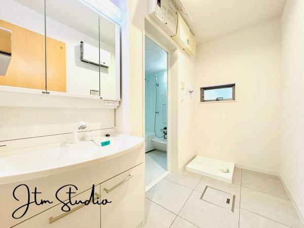 ���ʑ�E���ʏ� �����t���Ŗ��邭���ʂ��̗ǂ����ʎ��́A���C�����₷�������Ȋ���ۂ��₷���̂����́��Ɨ����ʑ�͎g���₷���ɗD��A���[�͂��\���I�����̐g�x�x�����K�ɂł���֗��ȋ�ԂŖZ���������X���[�Y�ɉ߂����܂���