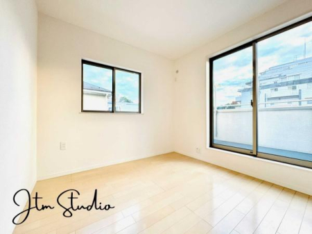 �m�� 2�ʍ̌����m�ۂ������邢�����́A���ʂ����ǂ��A��ϋ��S�n�̗ǂ���Ԃł��B
�傫�ȑ�����̌����ӂ�閾�邢��ԁA���S�n�ǂ��A������芰����e���̋�Ԃł���