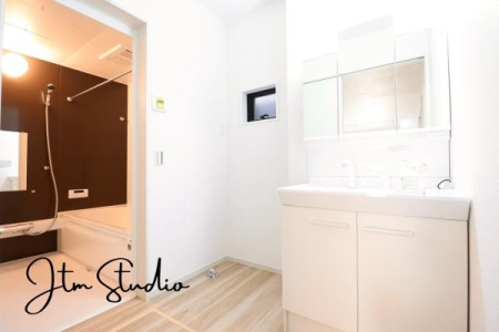 ���ʑ�E���ʏ� ���̎x�x����̃P�A���C�����悭�n�܂���ʋ�ԁB�傫�ȃ~���[�ƍL�߂̃{�E���ŁA�Ƒ��݂�Ȃ����K�Ɏg����݌v�ł��B�Q�������������ł���Ƃ�̂��鎞�Ԃ𐶂ݏo���܂��B1 ���̂͂��܂�ƏI����S�n�悭��