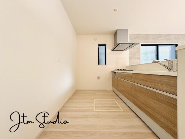 �L�b�`�� ��ƃX�y�[�X��傫���Ƃ����L�b�`�����v�w������ăL�b�`���ɗ����Ă����������₷����Ƃ肠��L���I�H��ނ���������ƕЕt�����[�͂����҂ł��܂���