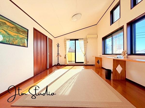 �m�� ���邢���R���������Ղ����m���́A�傫�ȑ�����������ӂ��S�n�悢��Ԃł��B�ǂ�ȃC���e���A�ɂ��邩�l����̂��y���݂̂ЂƂB���S�n�悭������芰����A�����̔�������e���̏�Ƃ��Ă҂�����ł���