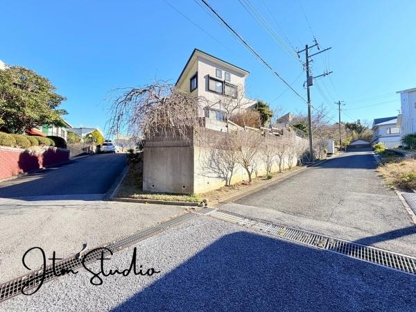 �O�ʓ��H�܂ތ��n�ʐ^ �u���̔N���ŏZ��[�����g�߂�̂��S�z�v
�u���Ȏ������Ȃ����ǏZ��[���g�߂�H�v
�Z��[���ɐ��ʂ����X�^�b�t�����q�l�̃}�C�z�[���w�����T�|�[�g�������܂���
���C�y�ɂ��⍇���������B