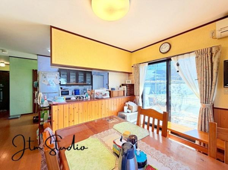 ���r���O ��؂ȉƑ����W�܂邩�炱��LDK�ɂ͂�����肽���I�Ƌ�̃��C�A�E�g���V�����X�^�[�g�̊y���݂̈�ł��ˁ�
