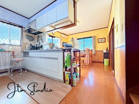 �L�b�`�� �ΖʃL�b�`���ł́A���q�l���V�Ԏp�������Ȃ��炨�������\�ł��I�ڂƖڂ������A���q�l�����S���ă��r���O�ŗV�񂾂�A�h��₨�׋���������ł��܂��ˁ􂲉Ƒ��l�^�C�������y���݂܂��傤��