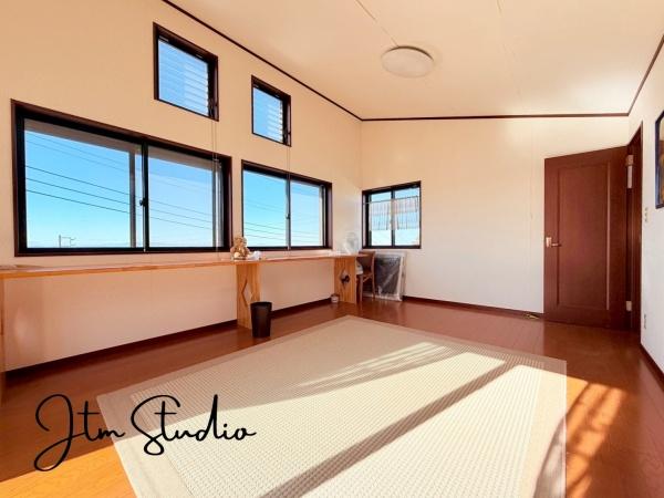 �m�� �����̔�������A�V����1�����}���鋏���B���C�ɓ���̃C���e���A�Ɉ͂܂ꂽ�f�G�ȋ�Ԃɍ��グ�鎖�ŁA�^�Ƀ����b�N�X�ł��鎞�Ԃ��߂������Ƃ��o�������ł��B