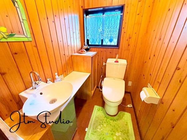 �g�C�� ��C�̊��C�Ƒ�����̌��̖��邳�ɔz�������������̂���g�C�����������̍D���ȃA���}��F���܂�u���ė���������Ԃ����o�A��l�ɂȂ���Ԃł�����A�����b�N�X�������ł��ˁ�