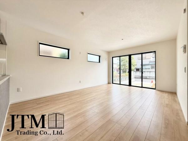 ���r���O �z������̗ǂ����r���O�́A���邭���������ɕ�܂ꂽ���S�n�̂�����Ԃł��B���R�Ȍ����������݁A�Ƒ��݂�Ȃ������b�N�X���ĉ߂�����ꏊ�ɂȂ�܂��B