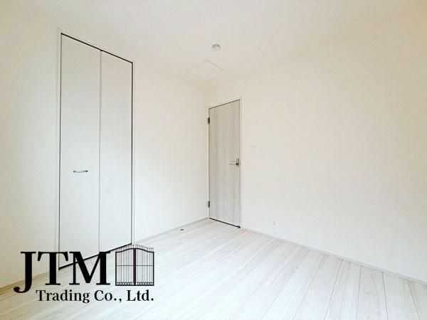 �q������ ���q�l�̐����Ƌ��Ɂu�Z�܂����v���ω����Ă����܂��B�����ɂ͎��[���������A���R�x�̍����Ƌ�̔z�u�������V���v���ȋ�Ԃł���