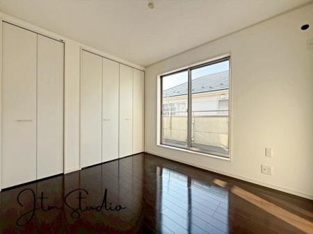 �q������ ���q�l�̐����Ƌ��Ɂu�Z�܂����v���ω����Ă����܂��B�����ɂ̓N���[�[�b�g���������A���R�x�̍����Ƌ�̔z�u�������V���v���ȋ�Ԃł���