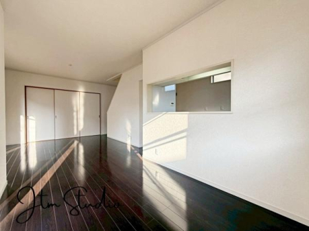 ���r���O ���r���O���L���Ƃ͂����ƁA�Ƒ����W�܂�c�R�����܂��ƂƂȂ�܂����Ƒ��̏Ί炪�z���ł���Ƃ����Ј�x������������