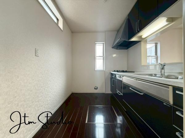 �L�b�`�� ��ƃX�y�[�X��傫���Ƃ����L�b�`�����v�w������ăL�b�`���ɗ����Ă����������₷����Ƃ肠��L���I�H��ނ���������ƕЕt�����[�͂����҂ł��܂���