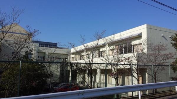 ���ӊ� �y���w�Z�z�����s�����c���w�Z�F1050m