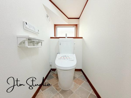 �g�C�� ��C�̊��C�Ƒ�����̌��̖��邳�ɔz�������������̂���g�C�����������̍D���ȃA���}��F���܂�u���ė���������Ԃ����o�A��l�ɂȂ���Ԃł�����A�����b�N�X�������ł��ˁ�