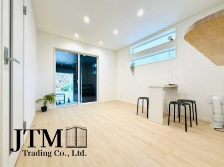 ���r���O �L���ɉ����A�����炽���Ղ��������̂ŁA��������邭�ċC�����̂������r���O�Ɏd�オ��܂��B��Ԃɗ]�T�����邾���łȂ��A�����́h���h�������Ă���܂��B�����̎��Ԃ���������ґ�ɂȂ�܂����