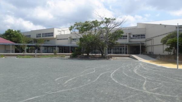 ���ӊ� �y���w�Z�z�َR�s���k�����w�Z�F1823m