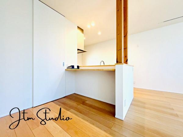 ���r���O �Z�������ł��A��������Ƒ��������ĐH�������Ē������Ƃ肠��傫���̃_�C�j���O�X�y�[�X�I�Ƒ��݂�ȂŃe�[�u�����͂ޑf�G�Ȏ��Ԃ��y����ŉ�������