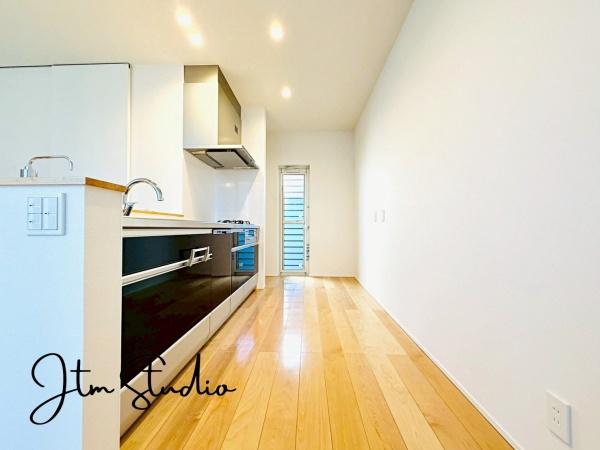 �L�b�`�� ��ƃX�y�[�X��傫���Ƃ����L�b�`�����v�w������ăL�b�`���ɗ����Ă����������₷����Ƃ肠��L���I�H��ނ���������ƕЕt�����[�͂����҂ł��܂���