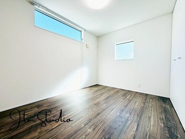 �q������ ���q�l�̐����Ƌ��Ɂu�Z�܂����v���ω����Ă����܂��B�����ɂ̓N���[�[�b�g���������A���R�x�̍����Ƌ�̔z�u�������V���v���ȋ�Ԃł���