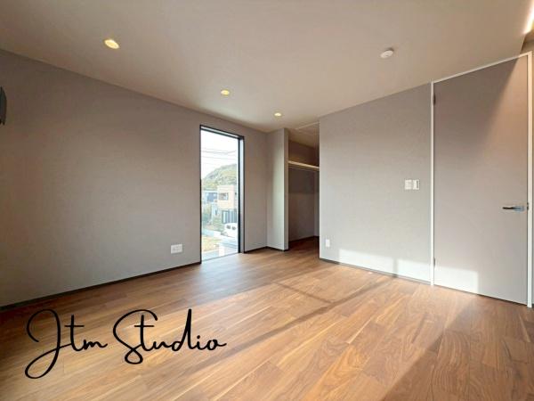 �Q�� ���[����������Ɗm�ۂ���Ă���̂ŁA�������S�̂��L�����g�����������܂���
�����̕����ŉ߂������Ԃ��[�����܂���
