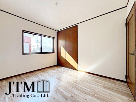 �q������ ���q�l�̐����Ƌ��Ɂu�Z�܂����v���ω����Ă����܂��B�����ɂ͎��[���������A���R�x�̍����Ƌ�̔z�u�������V���v���ȋ�Ԃł���