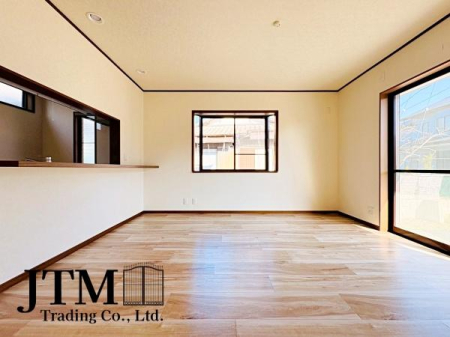 ���r���O �Z�������ł��A��������Ƒ��������ĐH�������Ē������Ƃ肠��傫���̃_�C�j���O�X�y�[�X�I�Ƒ��݂�ȂŃe�[�u�����͂ޑf�G�Ȏ��Ԃ��y����ŉ�������