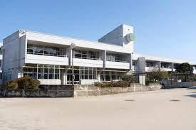 ���ӊ� �y���w�Z�z���P�Y�s�����a���w�Z�F1211m