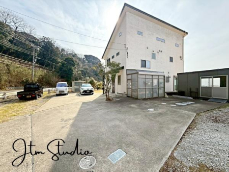 �O�ʓ��H�܂ތ��n�ʐ^ ���ЂŏZ��[���f��ꂽ���E�ߋ��ɐR�����ʂ�Ȃ������E���݁A�Ԃ�J�[�h���[��������E���Ȏ���������Ȃ��E�E�E�Ƃ��Y�݂̕��B���߂��P�x�����k����������Z��[���ɐ��ʂ����X�^�b�t���T�|�[�g�������܂���